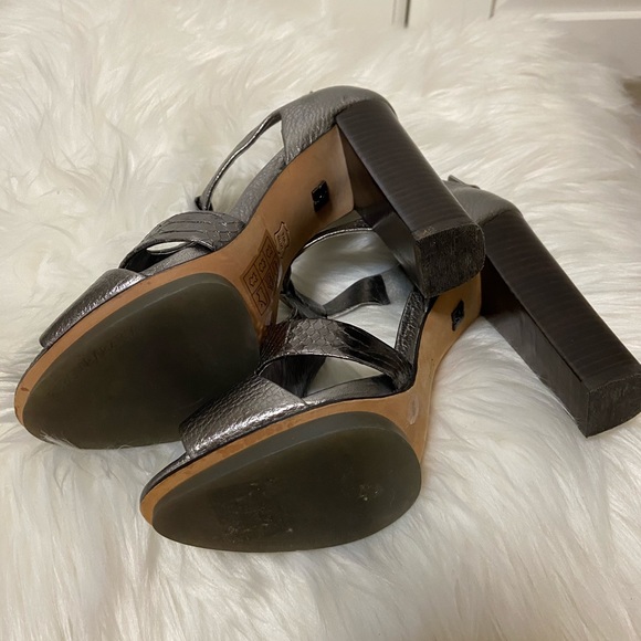 BCBGMaxAzria heels. - Picture 3 of 5